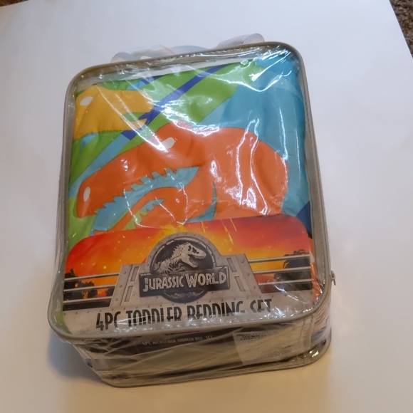 unbranded Other - Jurassic world 4 piece toddler bedding set